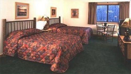 The Lodge At Crooked Lake Siren Pokoj fotografie
